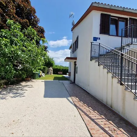 Matea In Finida 1km From The Guest house Porec